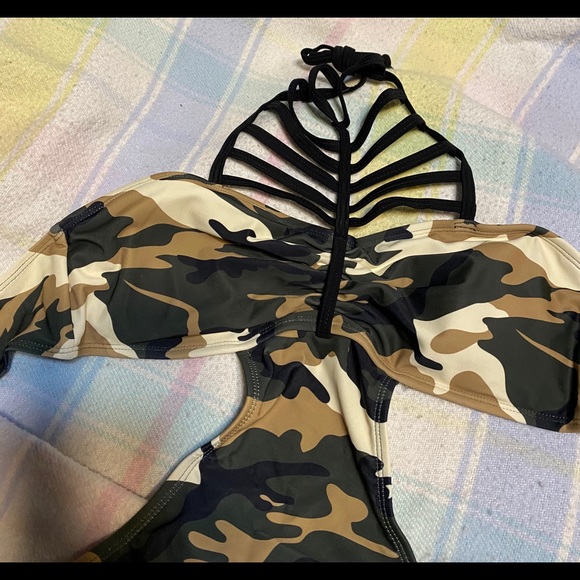 Beautiful Green Camo Swimsuit Gorgeous - Picture 4 of 13